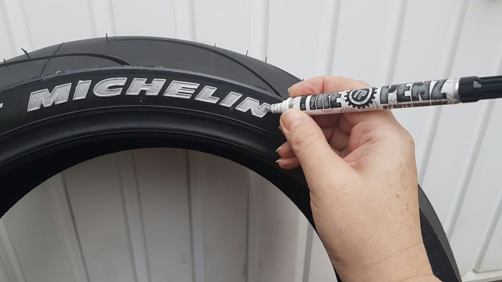 4Pcs White Tire Paint Marker Pen Car Bike Tyre Waterproof Kits